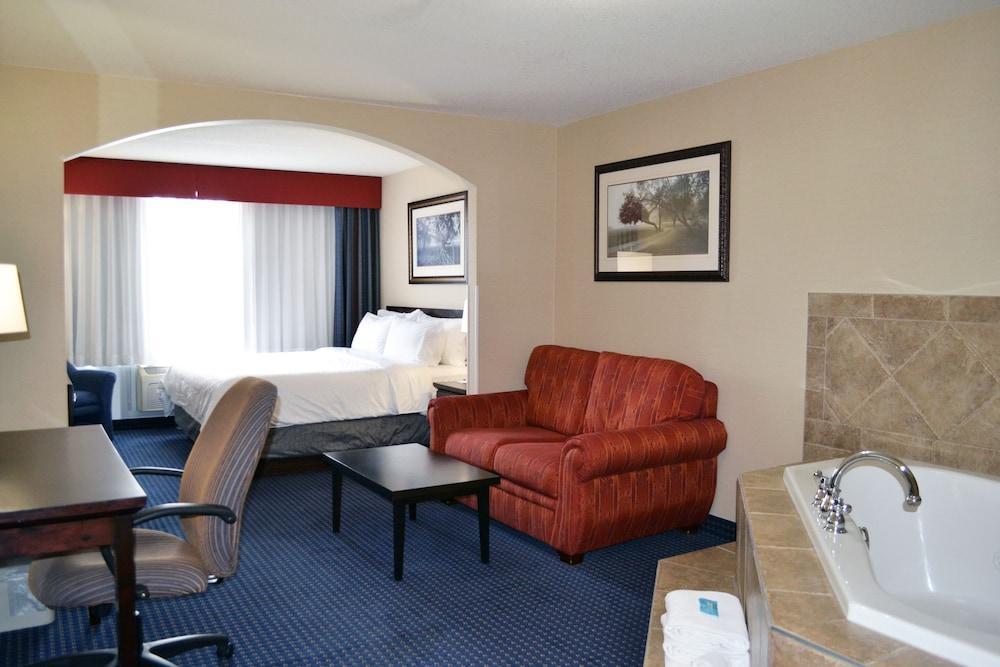 Holiday Inn Express Hotel & Suites Edson By Ihg Exterior photo