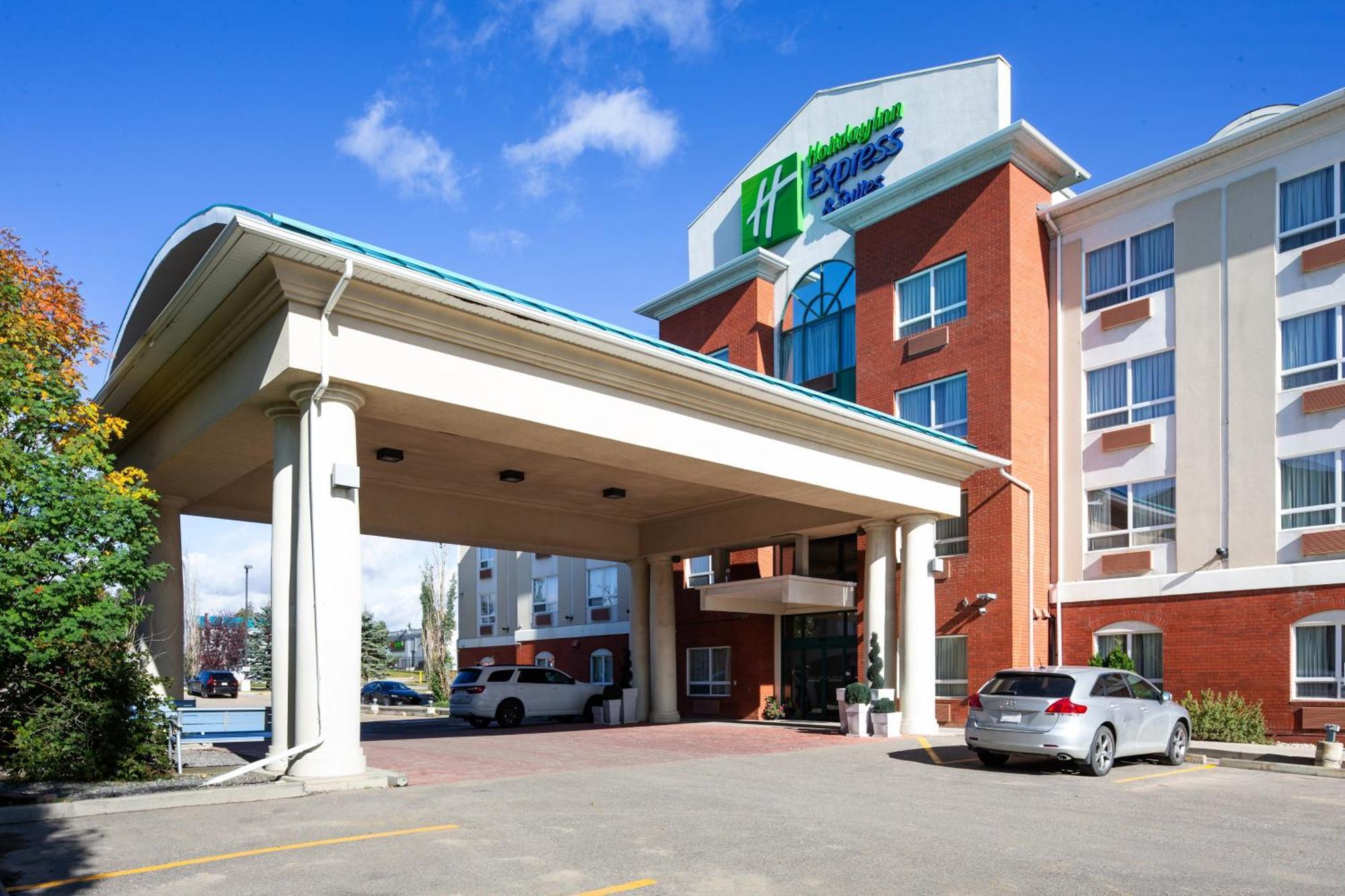 Holiday Inn Express Hotel & Suites Edson By Ihg Exterior photo