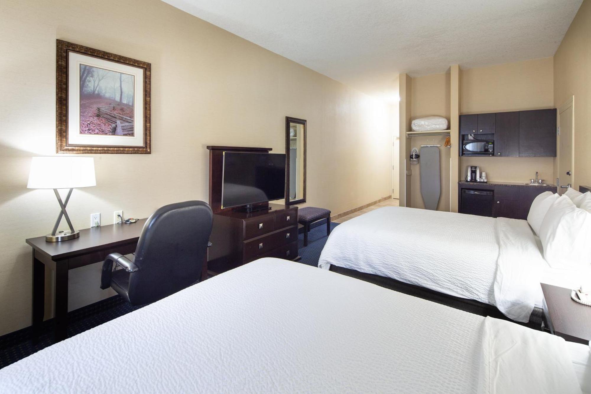 Holiday Inn Express Hotel & Suites Edson By Ihg Exterior photo