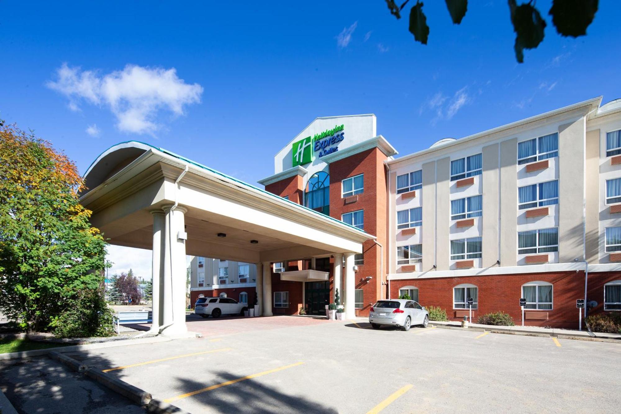 Holiday Inn Express Hotel & Suites Edson By Ihg Exterior photo