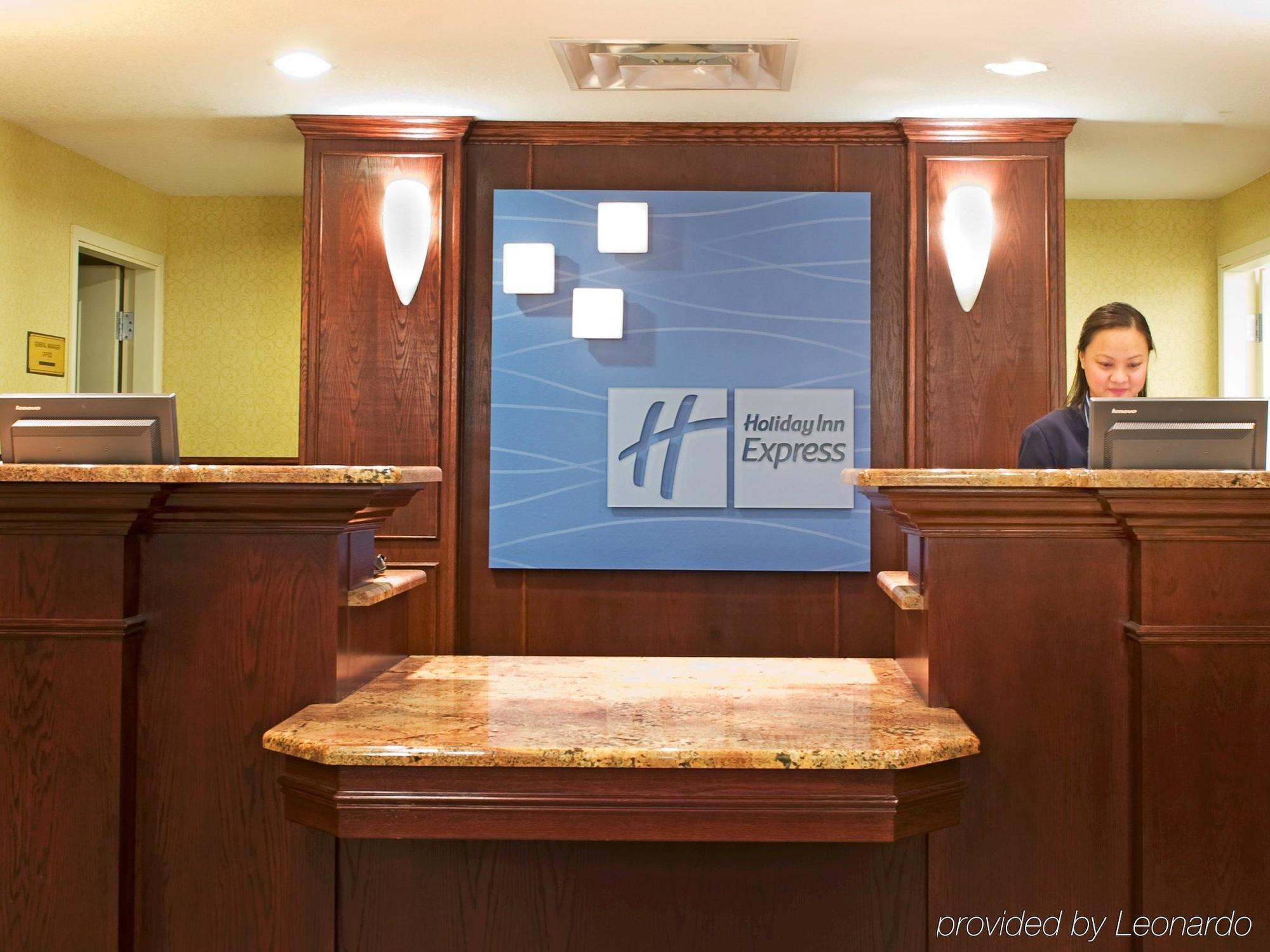 Holiday Inn Express Hotel & Suites Edson By Ihg Interior photo